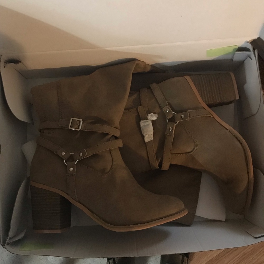 Women’s high heel boots